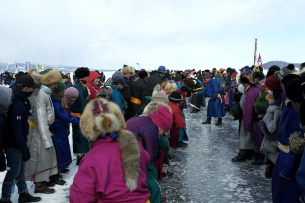 Rope Pulling Challenge on Ice