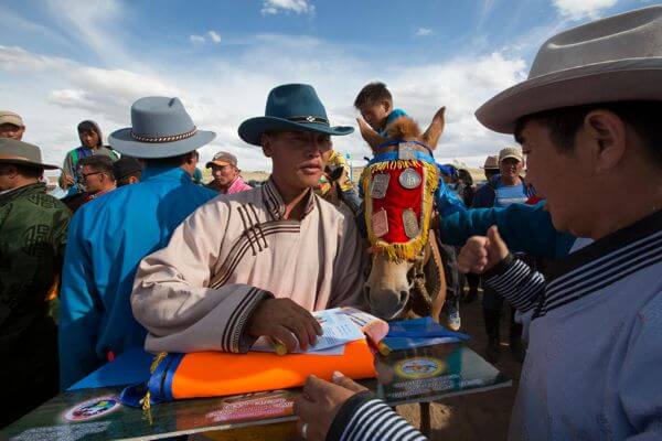 Race horse receiving its award